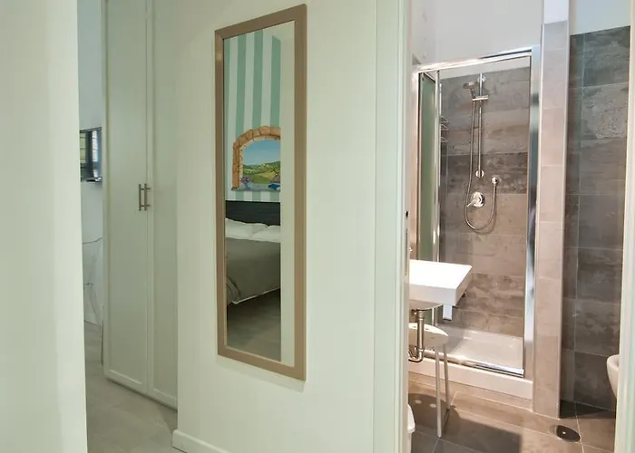 Gallery 101 לינה וארוחת בוקר 3*