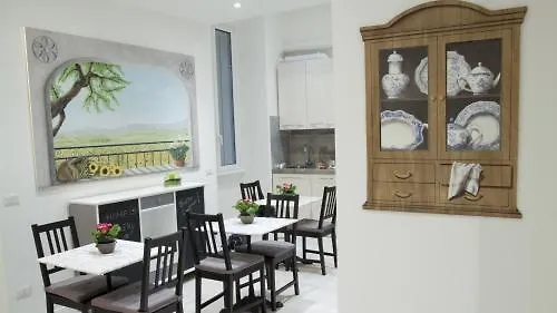 לינה וארוחת בוקר Gallery 101 3*